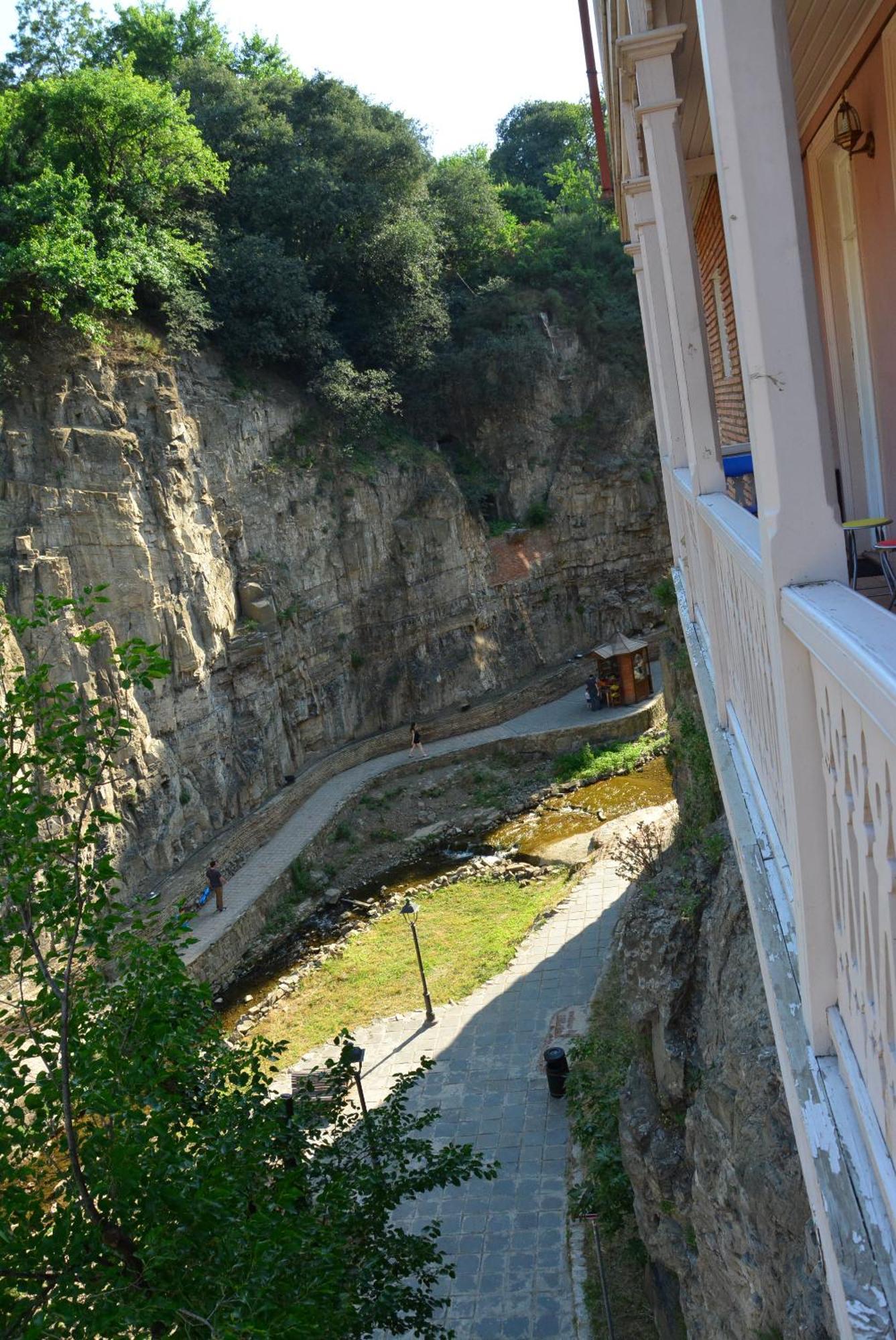 Hotel Canyon Tbilisi ภายนอก รูปภาพ