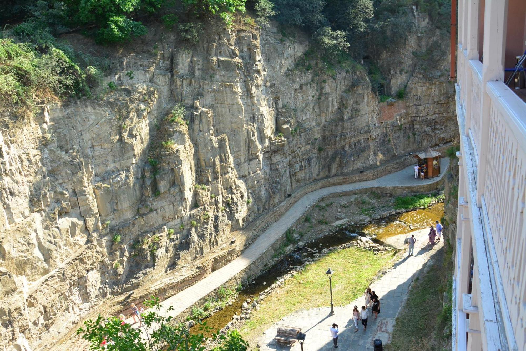 Hotel Canyon Tbilisi ภายนอก รูปภาพ